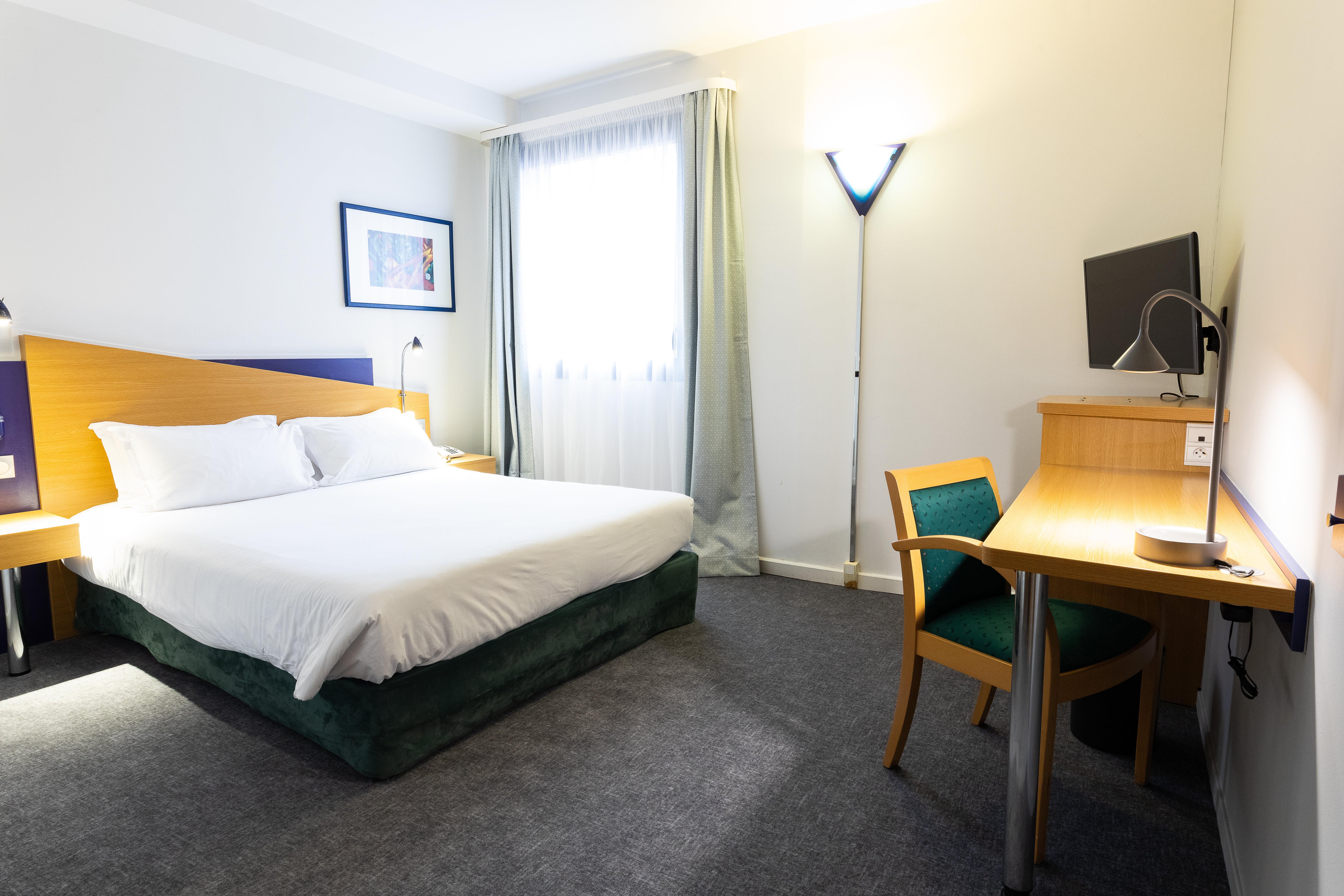 Holiday Inn Express Arras By Ihg Εξωτερικό φωτογραφία