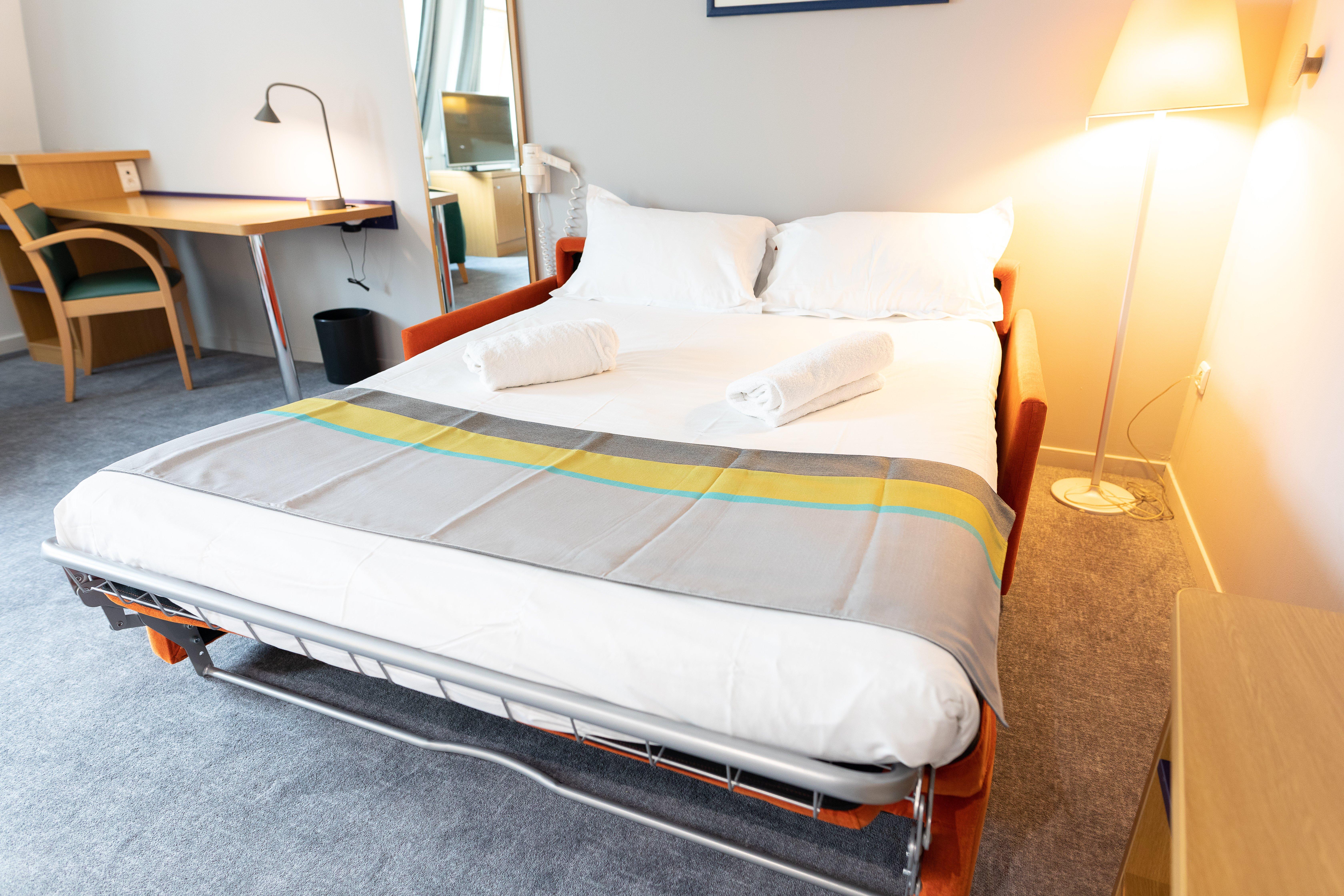 Holiday Inn Express Arras By Ihg Εξωτερικό φωτογραφία