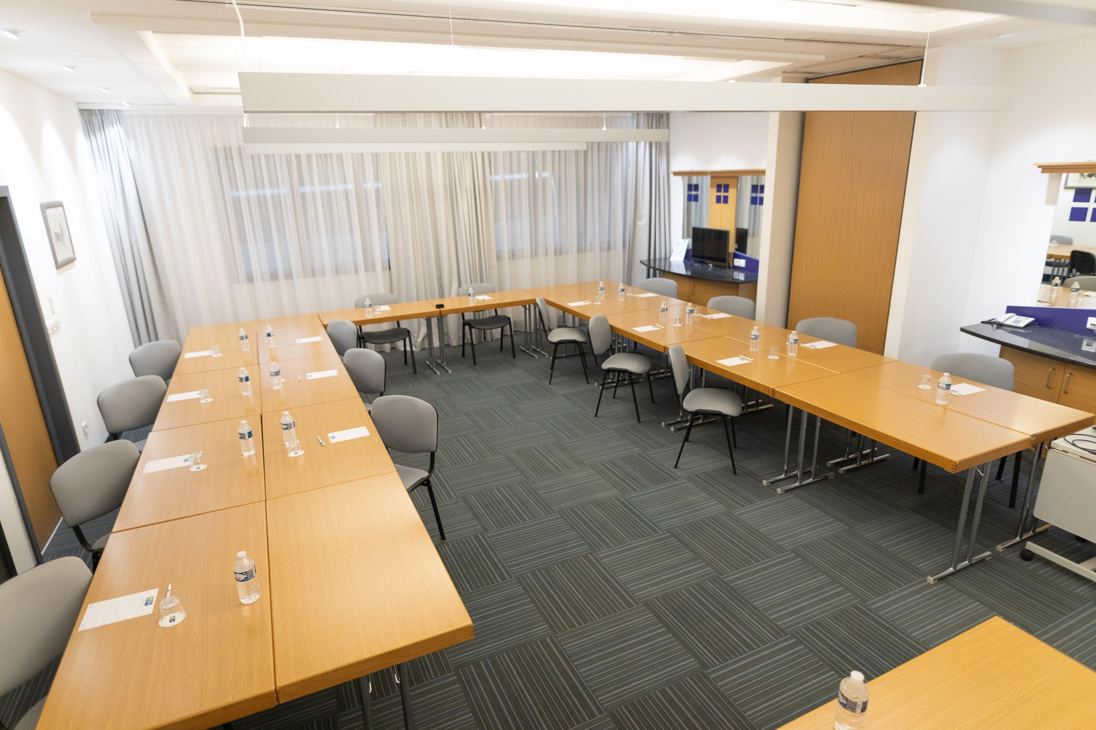 Holiday Inn Express Arras By Ihg Εξωτερικό φωτογραφία