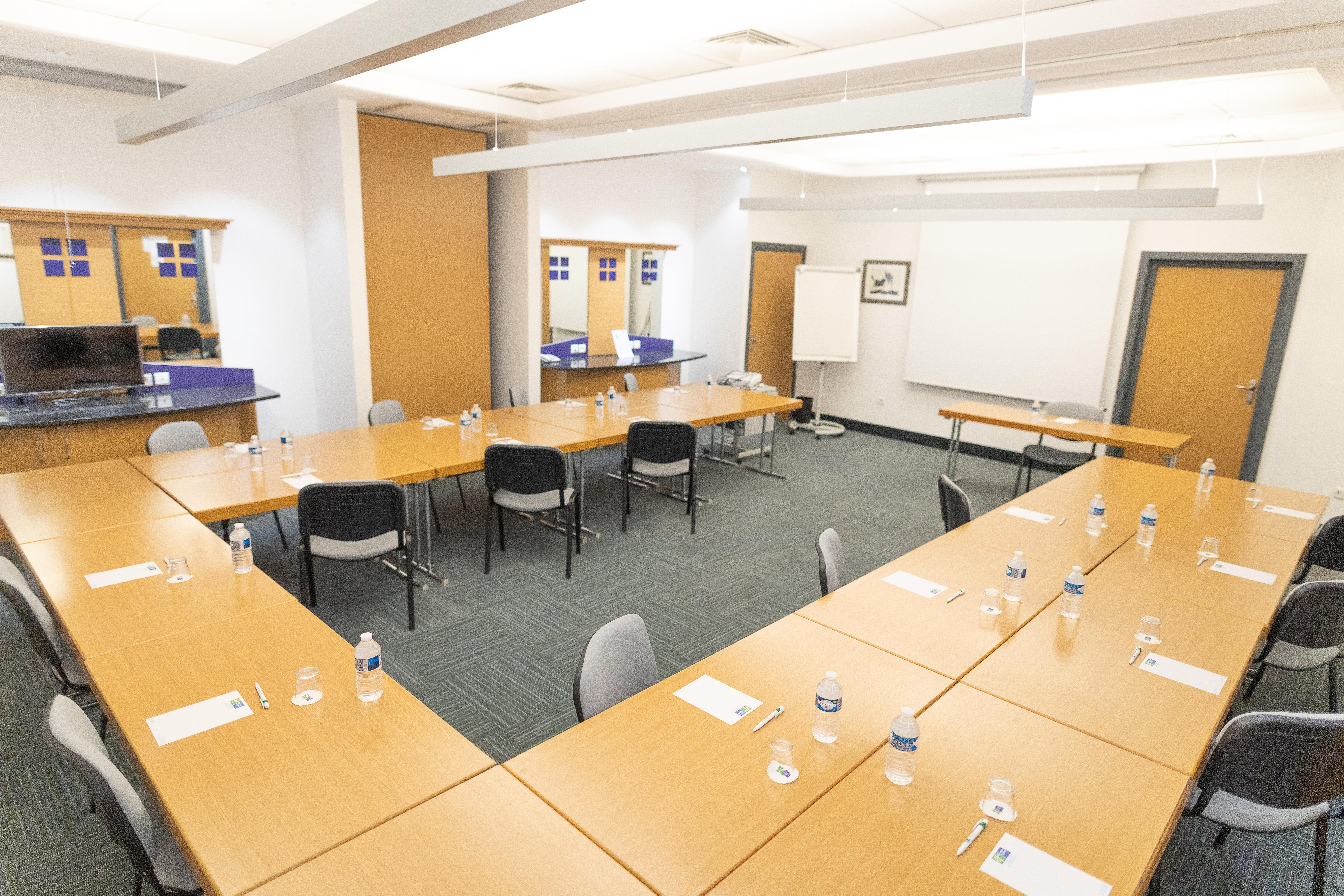 Holiday Inn Express Arras By Ihg Εξωτερικό φωτογραφία