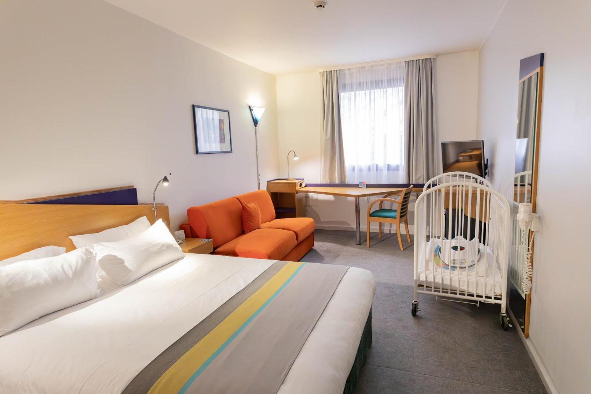 Holiday Inn Express Arras, An Ihg Hotel Εξωτερικό φωτογραφία