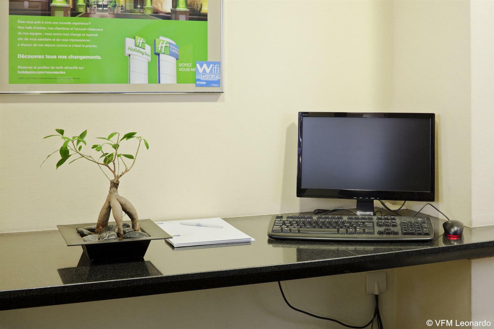 Holiday Inn Express Arras By Ihg Εξωτερικό φωτογραφία